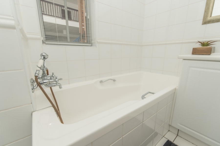 3 Bedroom Property for Sale in Summerstrand Eastern Cape